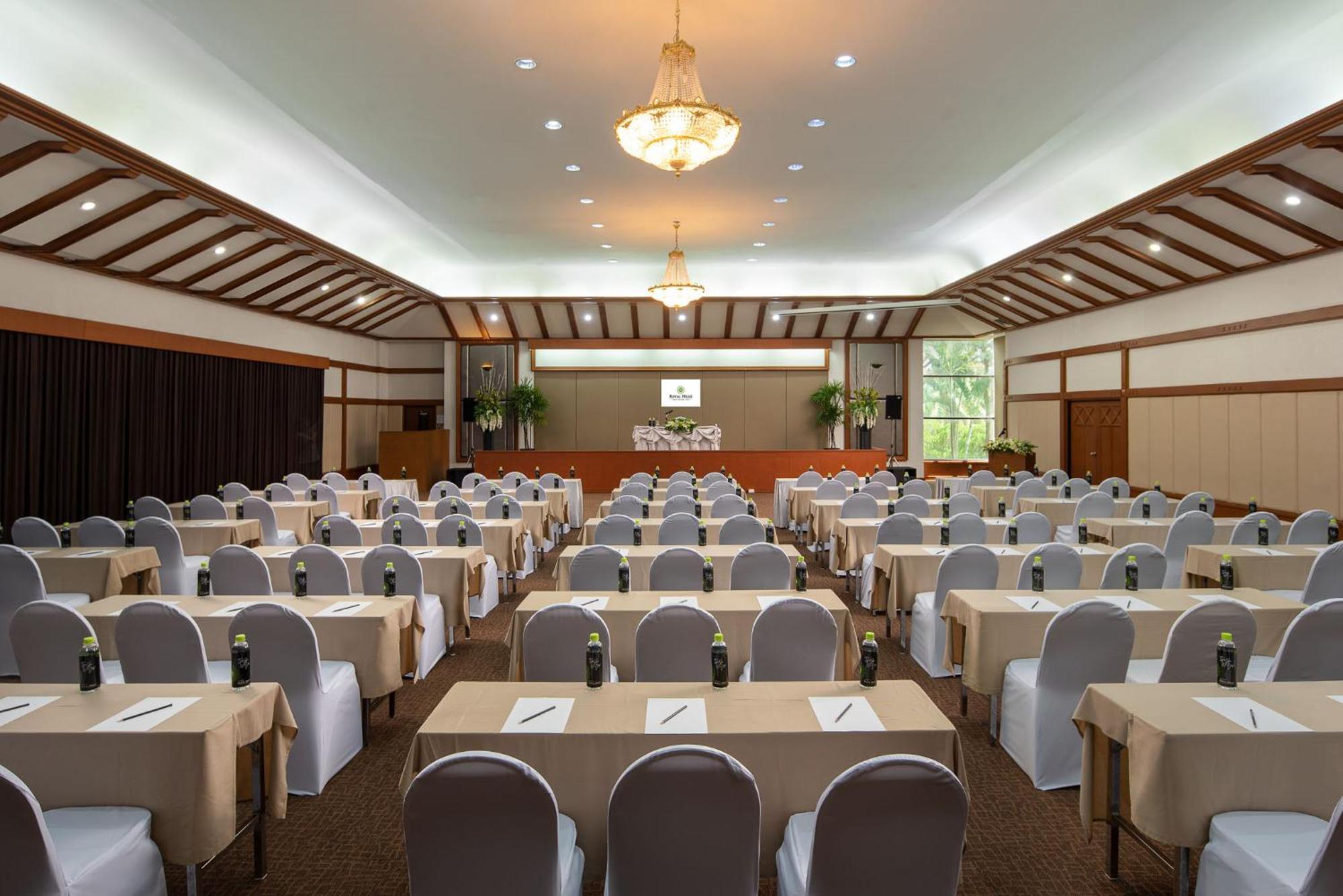 Royal Hills Golf Resort & Spa Nakhon Nayok Exterior foto