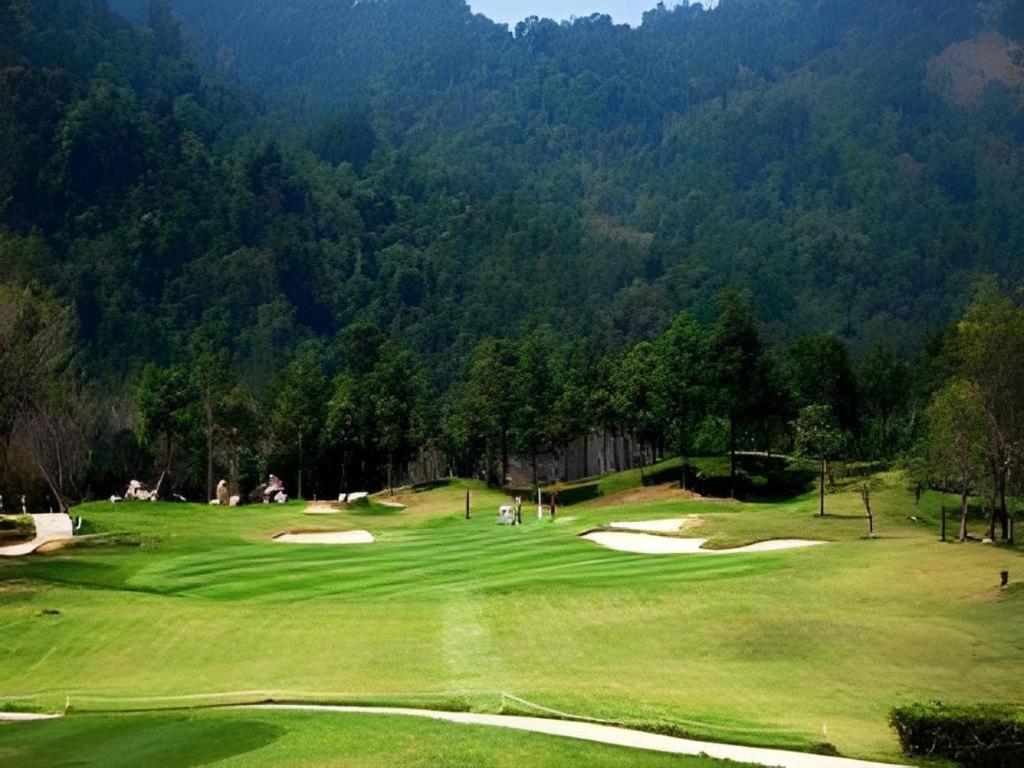 Royal Hills Golf Resort & Spa Nakhon Nayok Exterior foto
