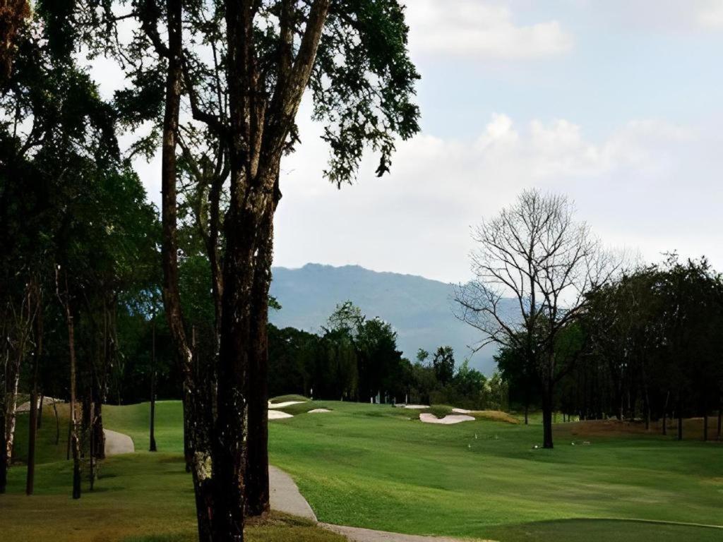 Royal Hills Golf Resort & Spa Nakhon Nayok Exterior foto