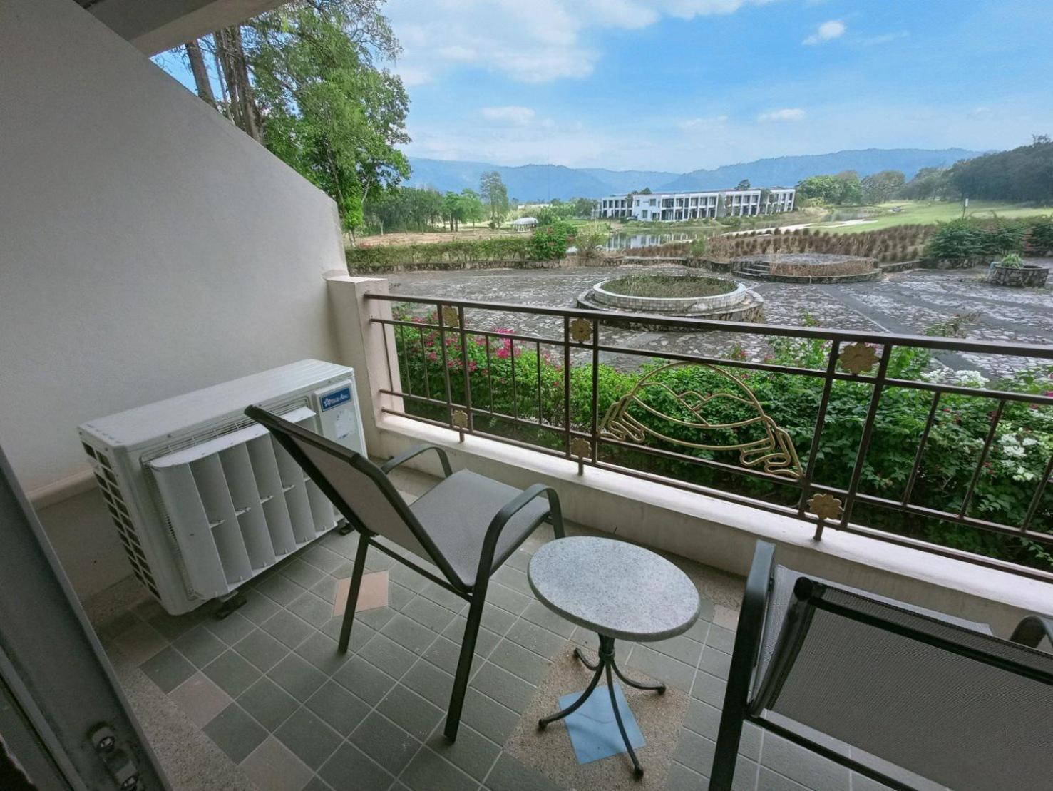 Royal Hills Golf Resort & Spa Nakhon Nayok Exterior foto