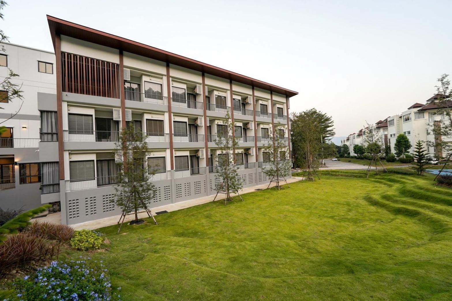 Royal Hills Golf Resort & Spa Nakhon Nayok Exterior foto