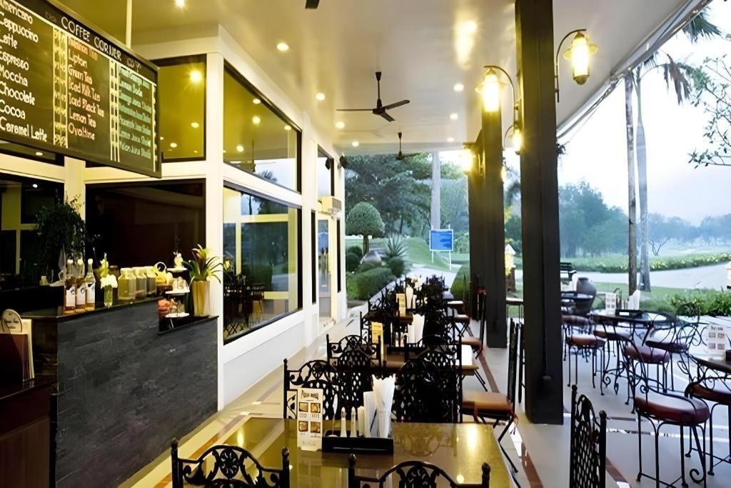Royal Hills Golf Resort & Spa Nakhon Nayok Exterior foto